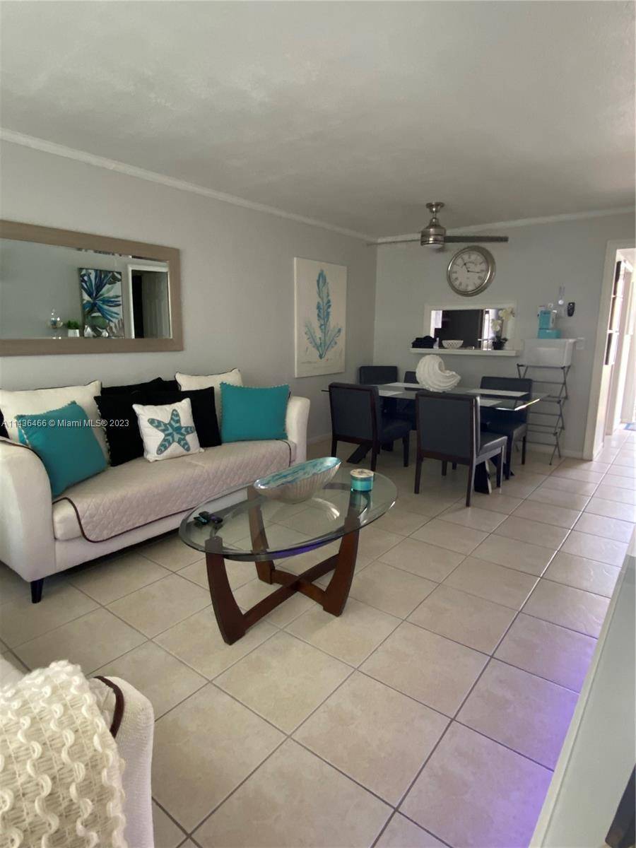 Lauderdale Lakes, FL 33313,5061 W Oakland Park Blvd #111