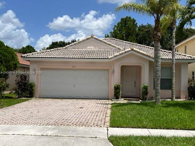 2113 NW 208th Ter, Pembroke Pines, FL 33029