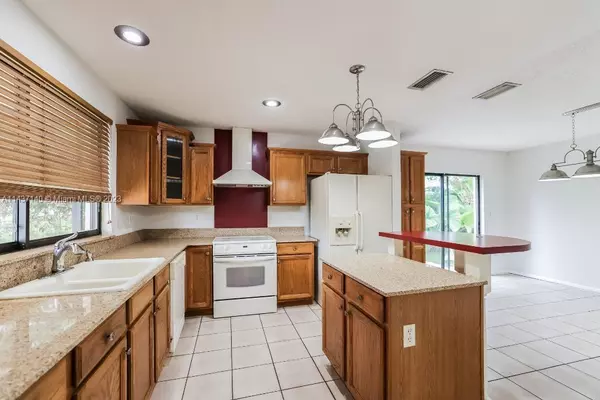 Tamarac, FL 33319,5904 Blue Beech Ct