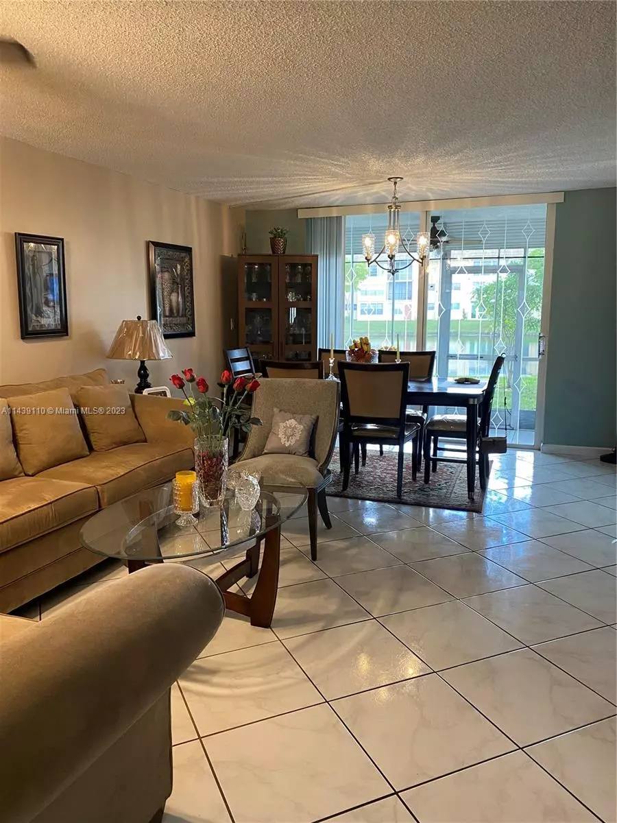 Sunrise, FL 33322,8345 Sunrise Lakes Blvd #110