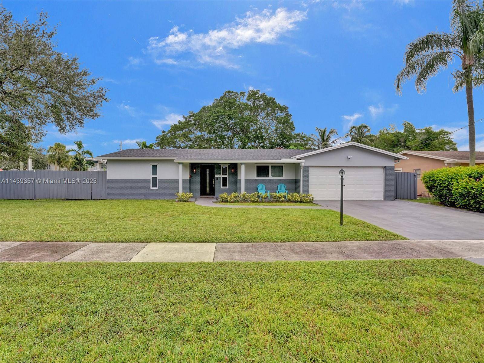 3700 NW 11th St, Coconut Creek, FL 33066