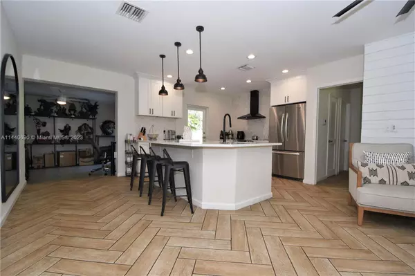 Fort Lauderdale, FL 33308,2311 NE 53rd St