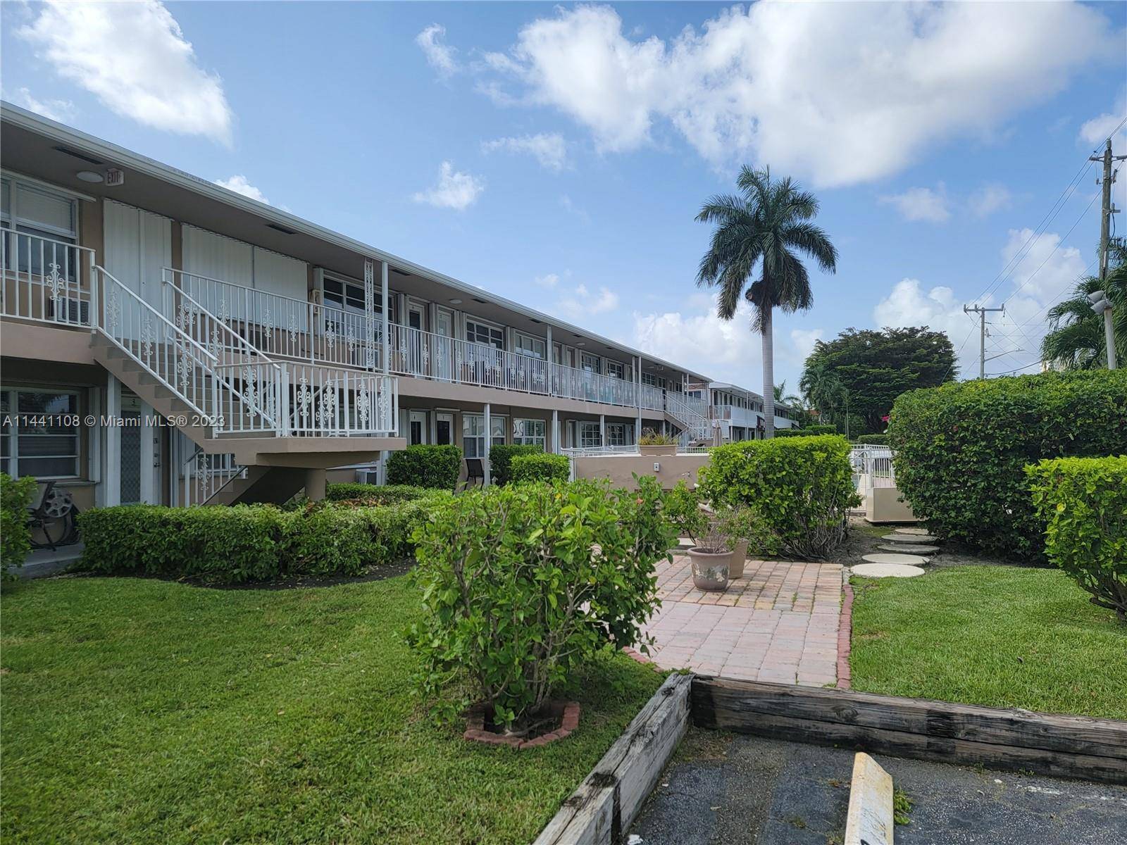 500 Layne Blvd #19, Hallandale Beach, FL 33009