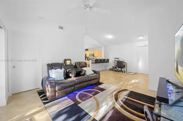 Plantation, FL 33322,10155 W Sunrise Blvd #304