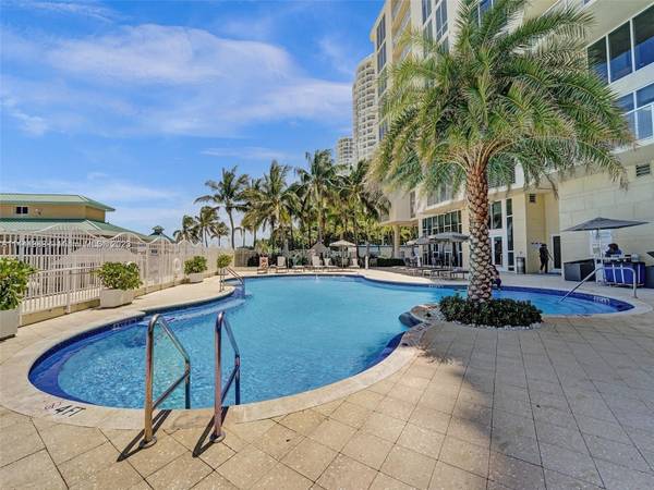 Sunny Isles Beach, FL 33160,16699 Collins Ave #1104