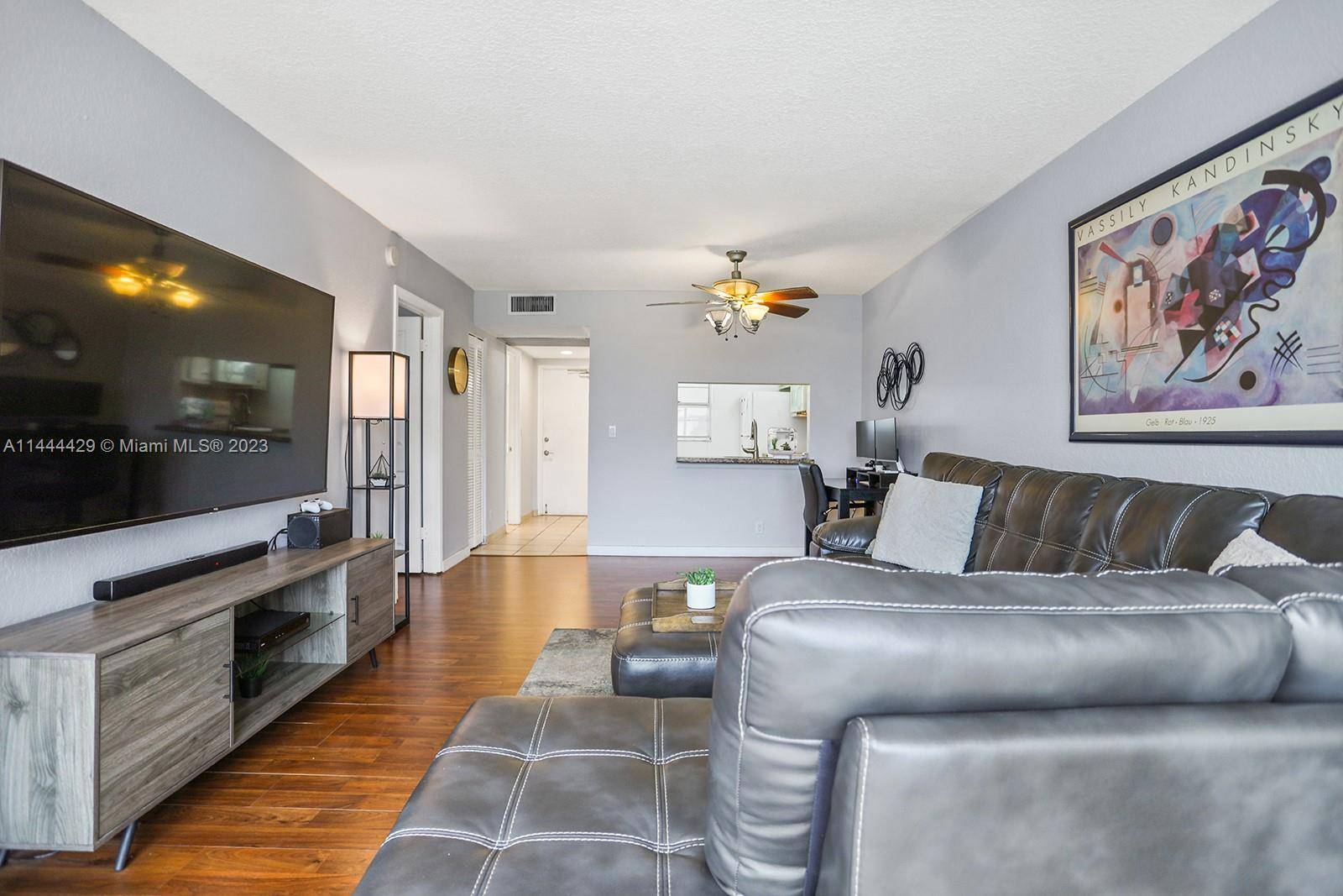 Davie, FL 33324,9230 Lagoon Pl #308