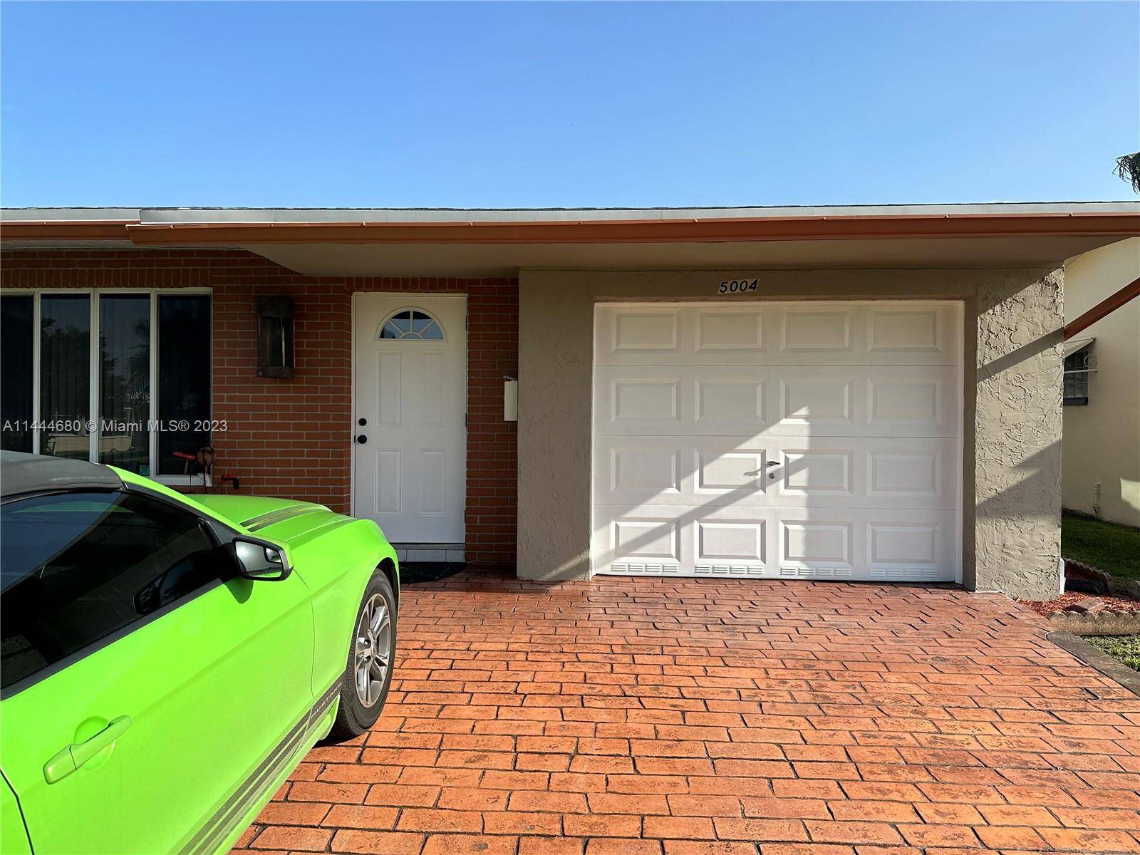 Tamarac, FL 33319,5004 NW 51st Ct