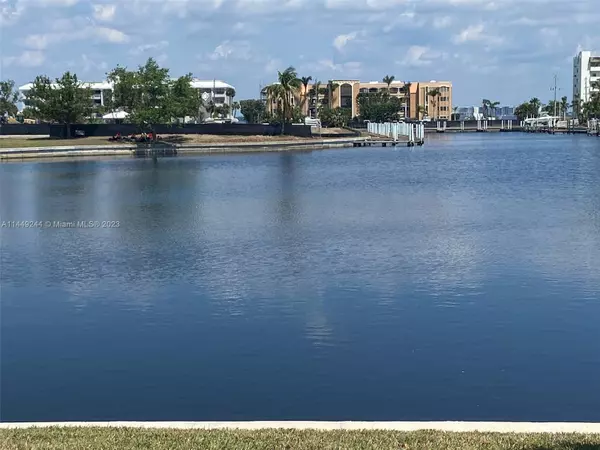 Punta Gorda, FL 33950,1524 Columbian Drive