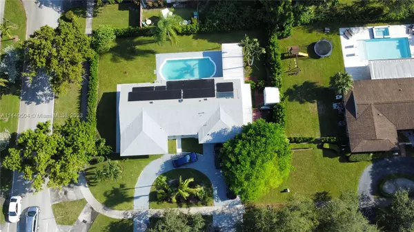 10700 SW 120th St, Miami, FL 33176