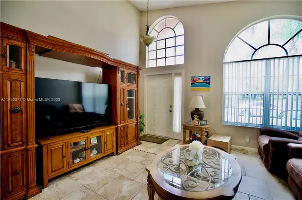 Green Acres, FL 33463,114 S Wedgewood Lks S