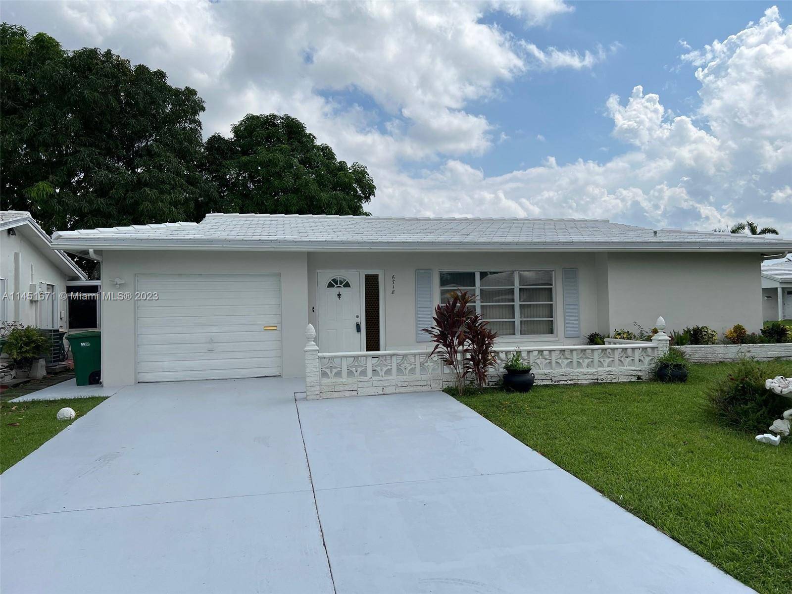 6718 NW 71st St, Tamarac, FL 33321