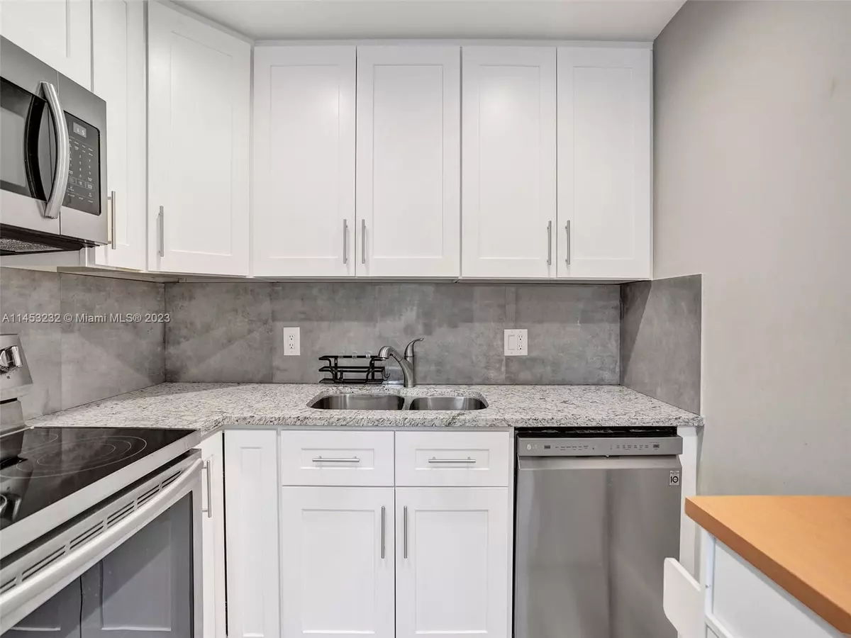 Pembroke Pines, FL 33027,13250 SW 4th Ct #105G