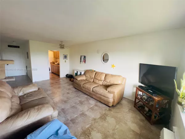 Pompano Beach, FL 33064,1150 E Sample Rd #310