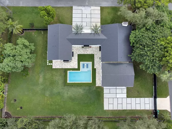 Miami, FL 33156,11530 SW 84th Ave