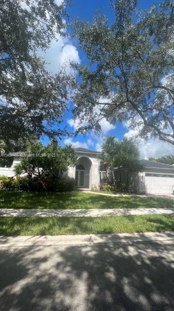 2703 Meadowood Dr, Weston, FL 33332