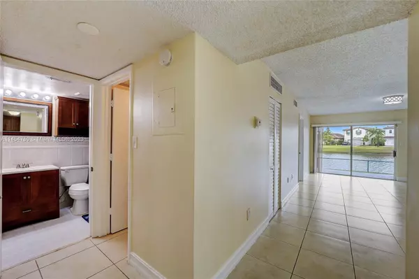 Pembroke Pines, FL 33025,601 SW 113th Way #601