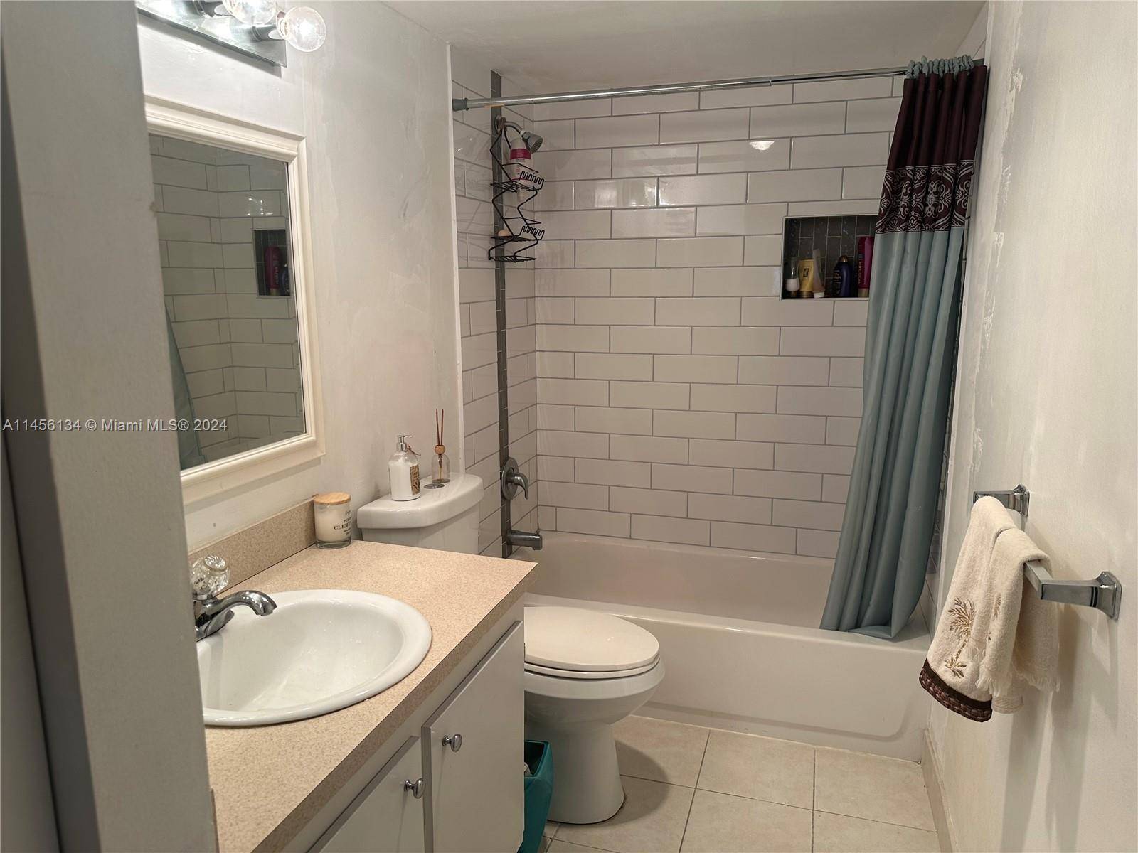 Lauderhill, FL 33319,4174 Inverrary Dr #408