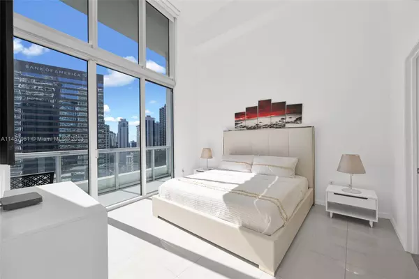 Miami, FL 33131,485 Brickell Ave #2809