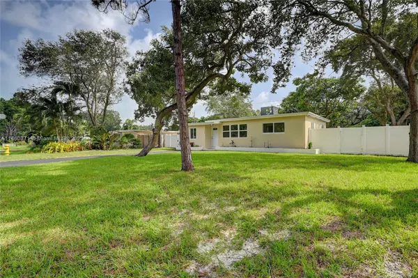 Dania Beach, FL 33312,5164 SW 28th Ave
