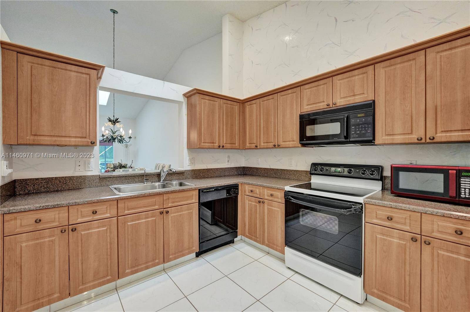 Boynton Beach, FL 33437,7571 Seafoam Ct #A