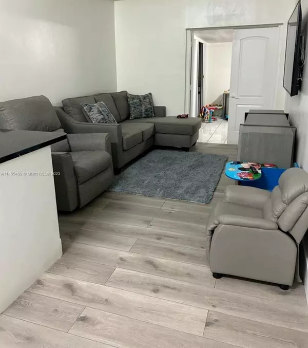 Hialeah Gardens, FL 33018,8888 NW 119th St
