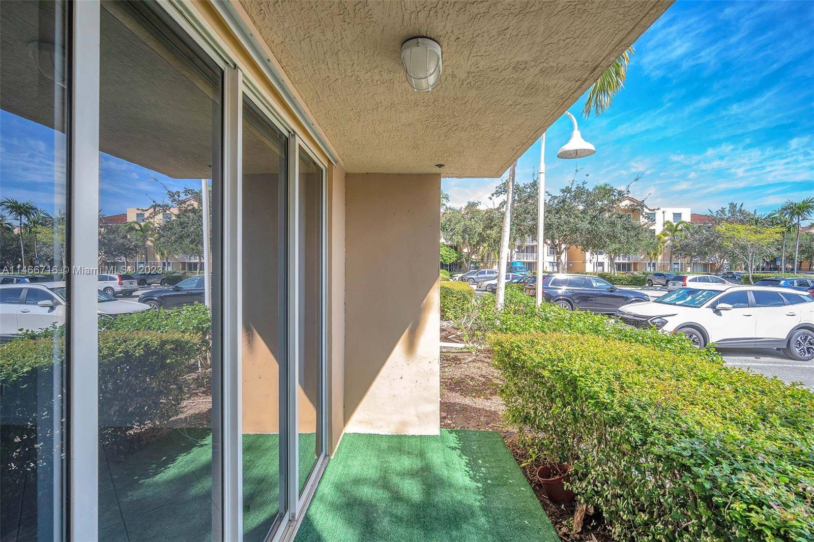 Dania Beach, FL 33004,529 E Sheridan St #1011