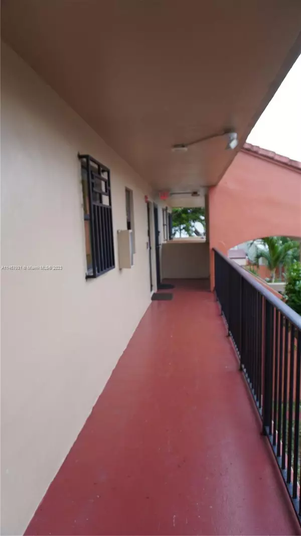 Hialeah, FL 33016,2313 W 60th St #C207