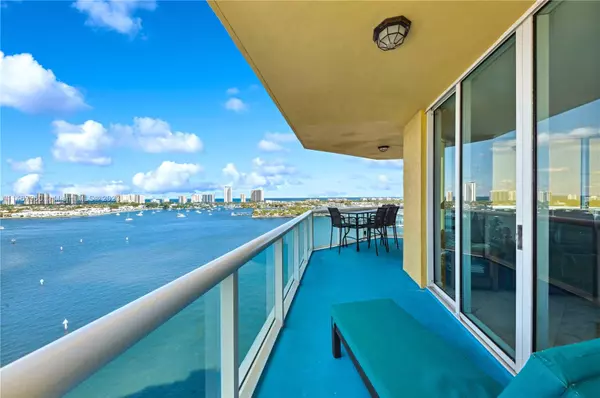 Riviera Beach, FL 33404,2650 Lake Shore Dr #1506