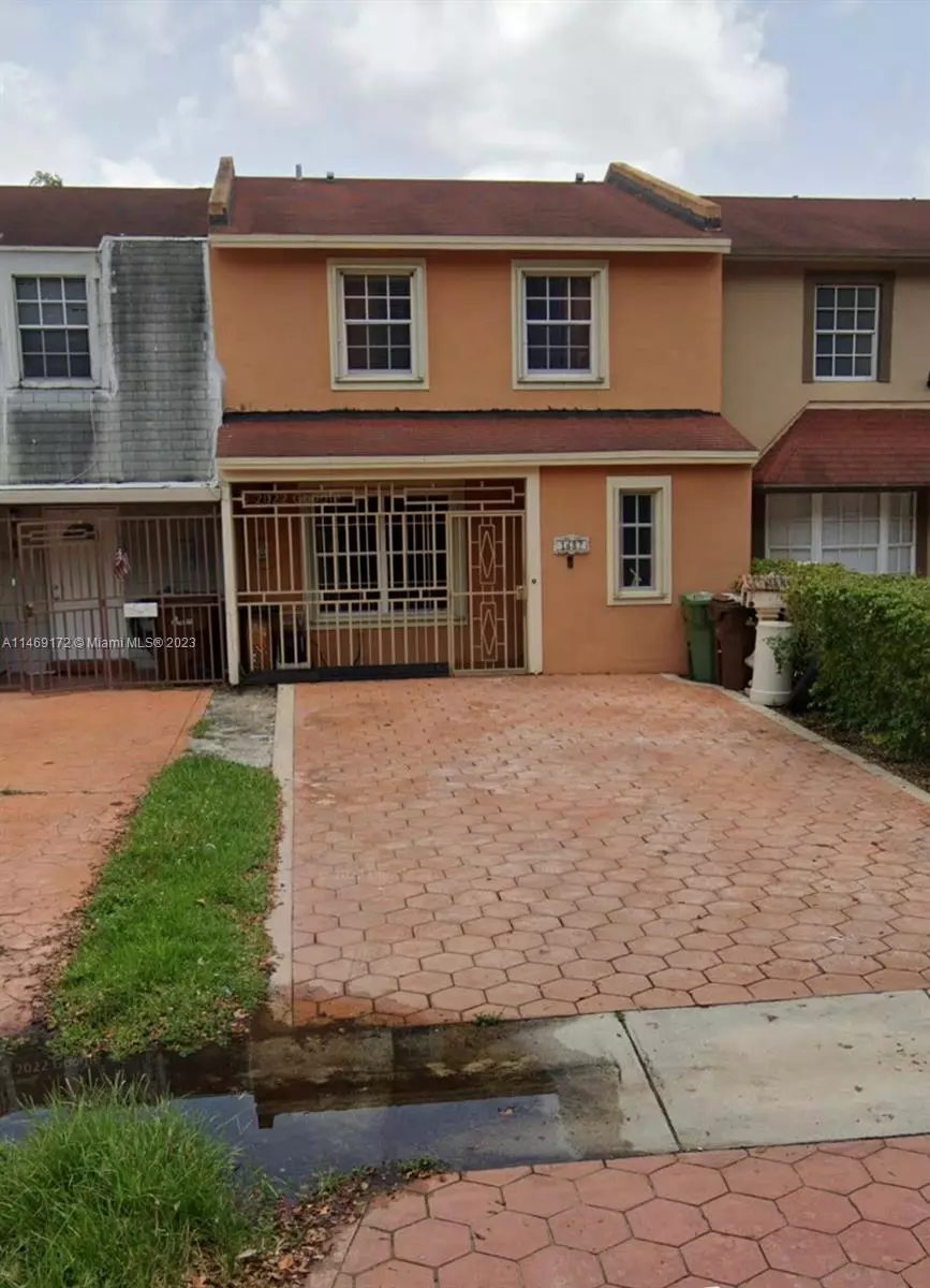 Hialeah, FL 33014,1687 W 68th St #1687