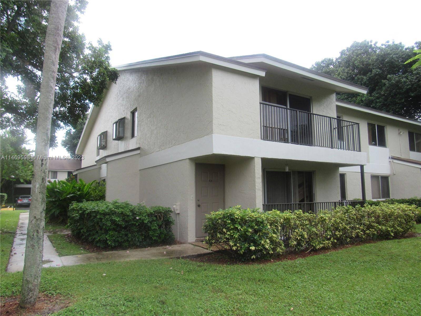115 Gardens Dr #204, Pompano Beach, FL 33069