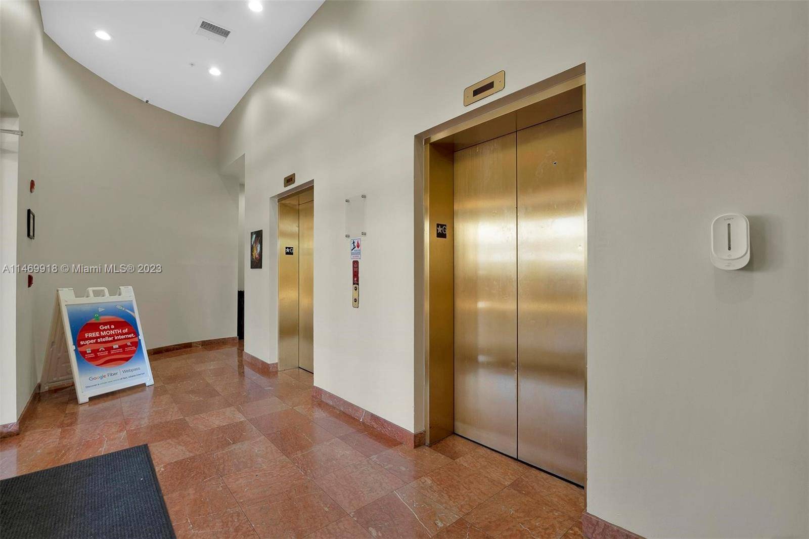 Miami, FL 33134,5271 SW 8 #209
