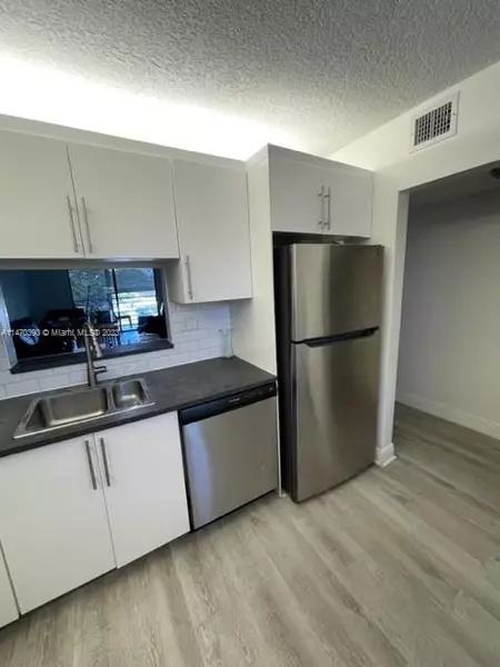 1810 N Lauderdale Ave #2408, North Lauderdale, FL 33068