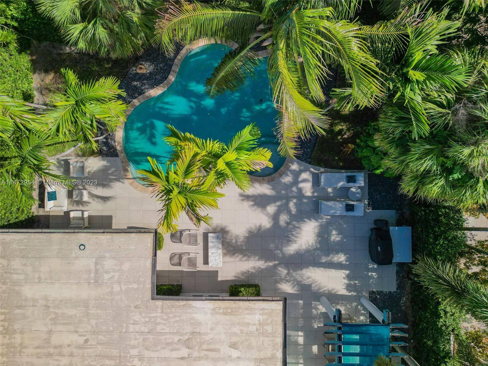 5055 N Bay Rd, Miami Beach, FL 33140