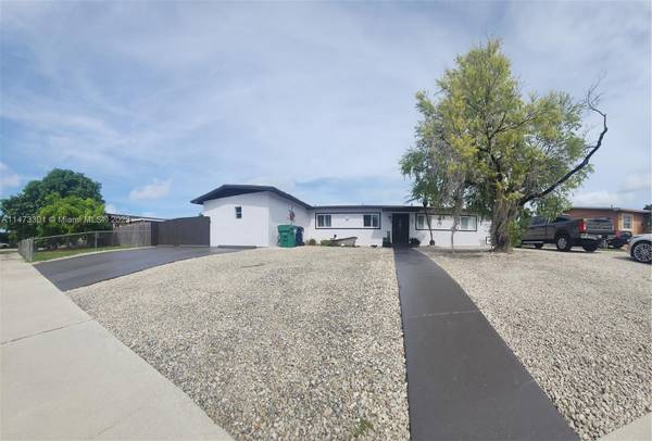 15455 SW 295th St,  Homestead,  FL 33033