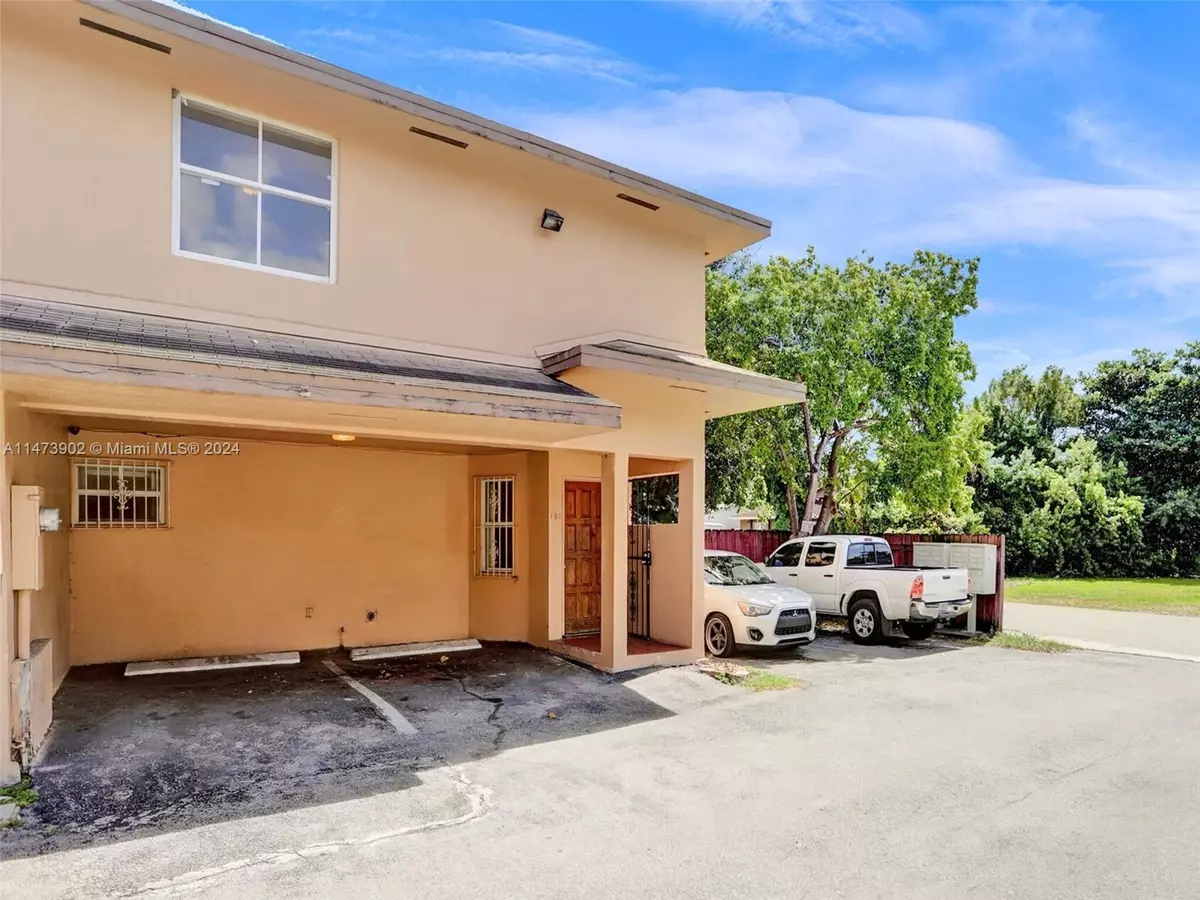 North Miami, FL 33161,451 NE 136th St #I-101