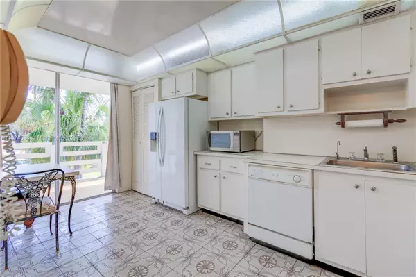 Miami, FL 33179,1401 NE Miami Gardens Dr #296
