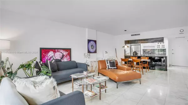 Key Biscayne, FL 33149,155 Ocean Lane Dr #207