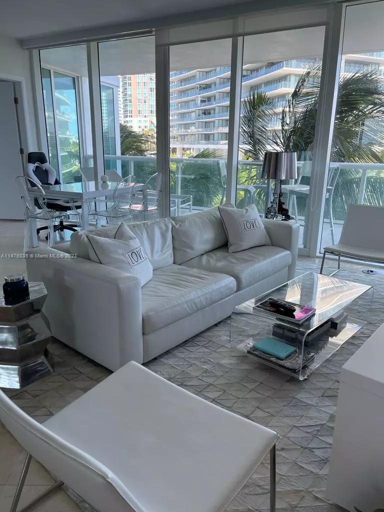 Miami Beach, FL 33139,1000 S Pointe Dr #405