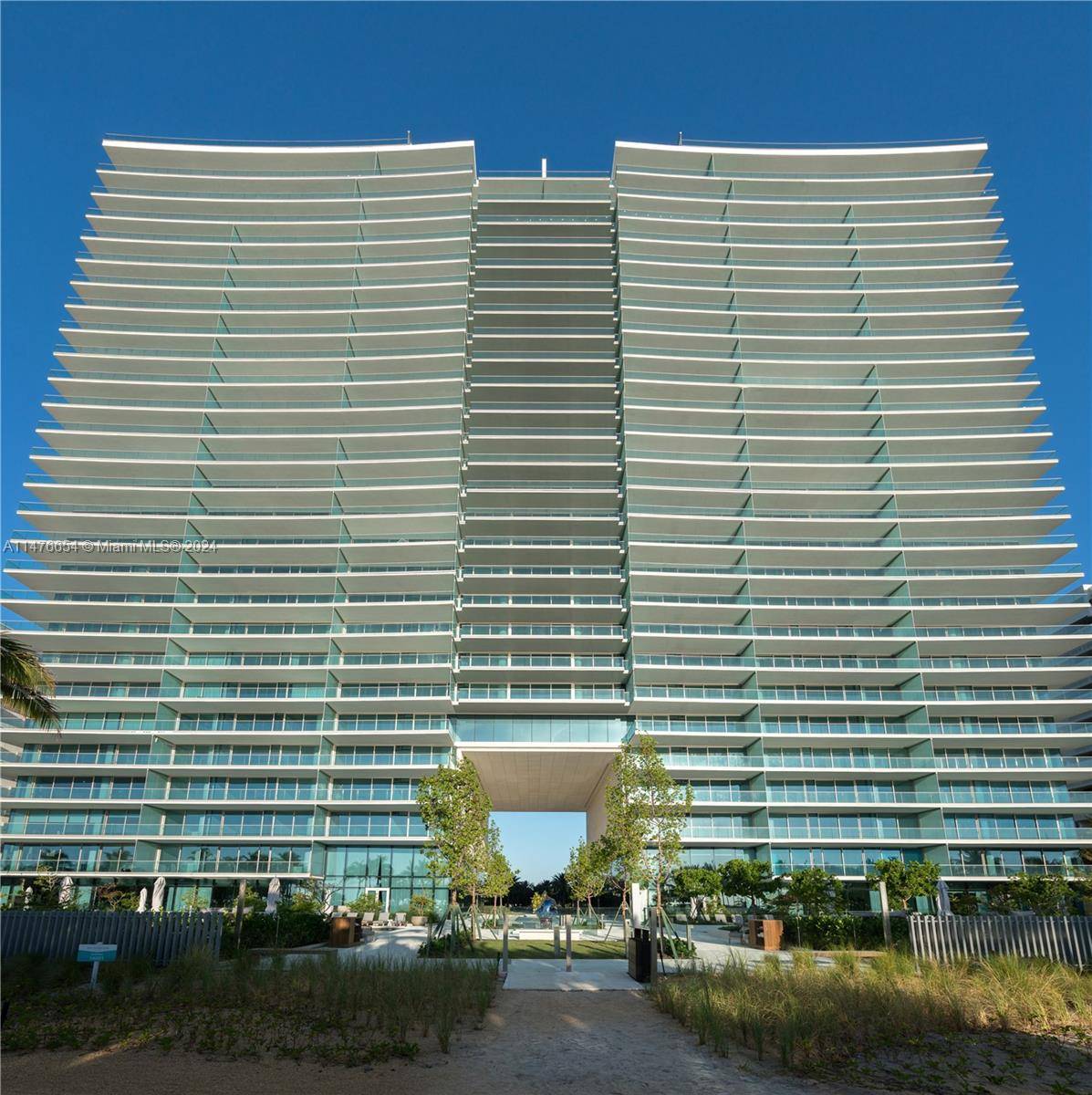 Bal Harbour, FL 33154,10201 Collins Ave #211