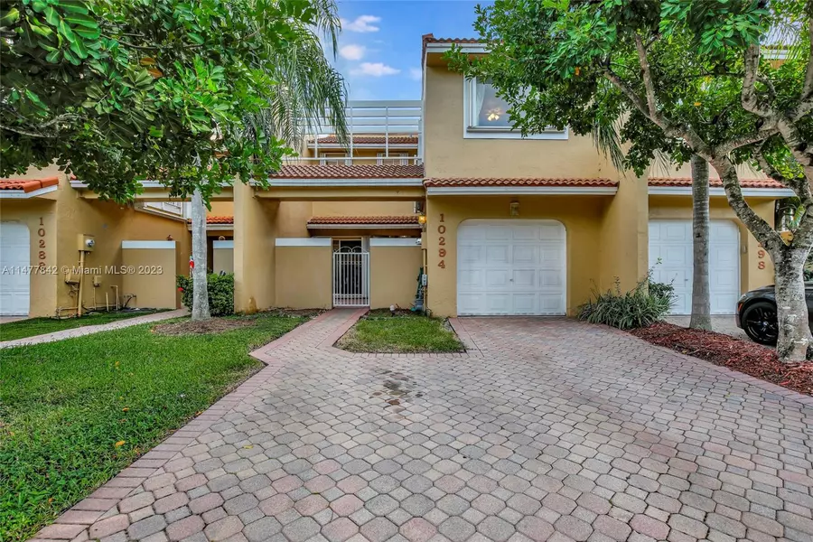 10294 NW 51st Ter, Doral, FL 33178