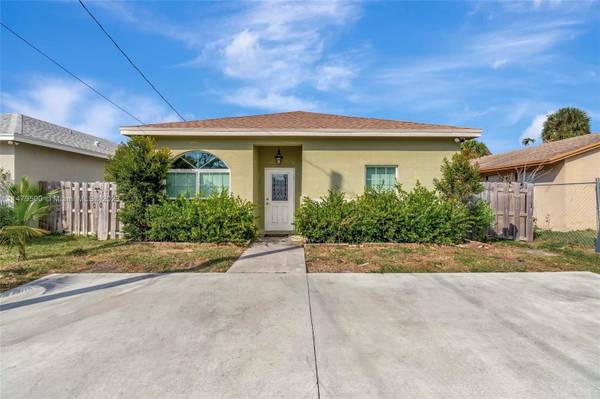 219 NE 12th Ave,  Boynton Beach,  FL 33435