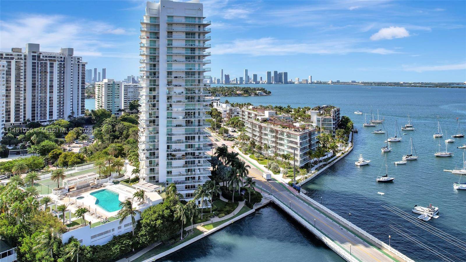 10 Venetian Way #505, Miami Beach, FL 33139