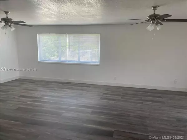 Riviera Beach, FL 33404,370 W 18th St