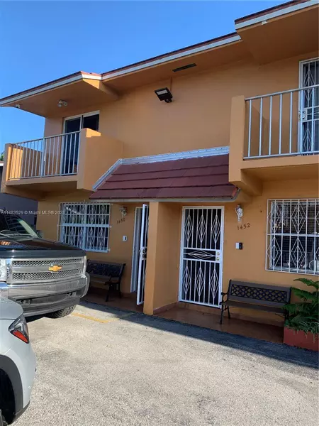 1450 W 39th Pl #1450, Hialeah, FL 33012