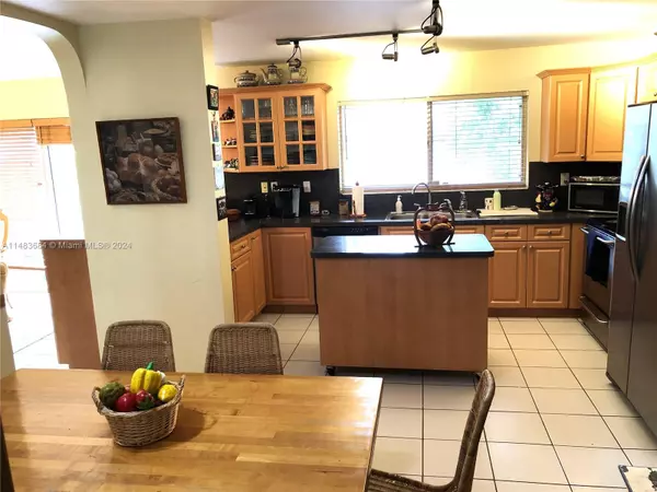 Miami, FL 33179,330 NE 212th St