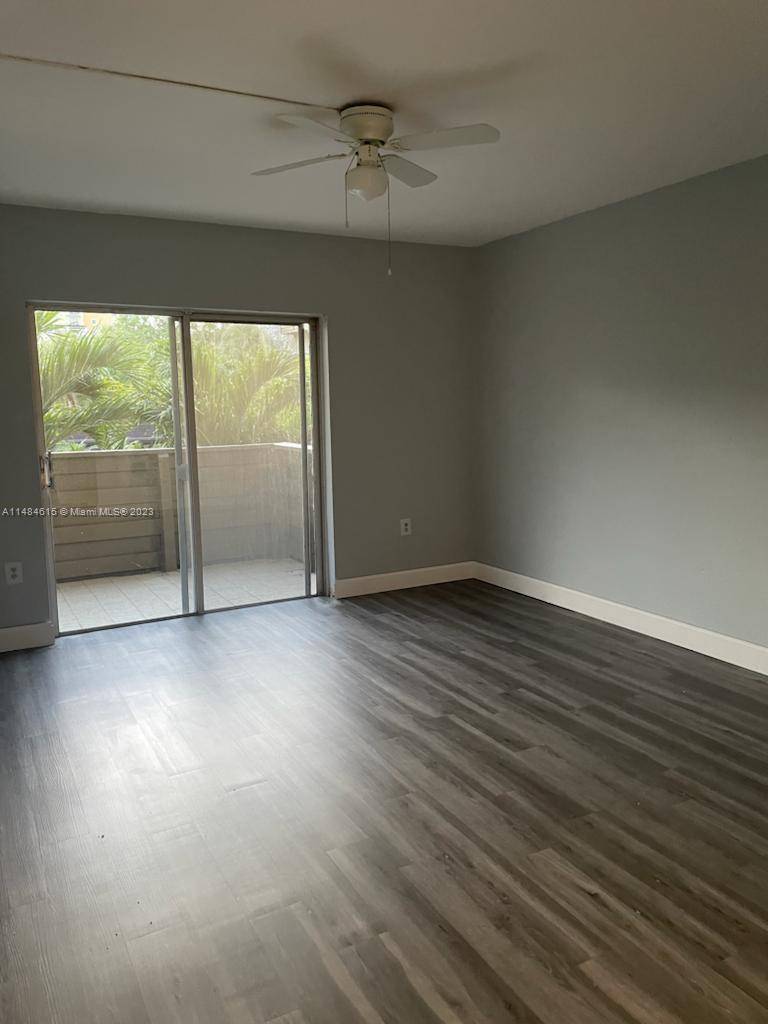 8325 SW 72nd Ave #215C, Miami, FL 33143