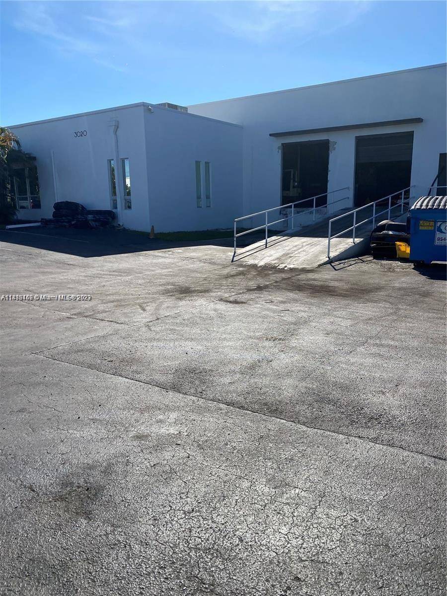 3020 -3040 Gateway Dr, Pompano Beach, FL 33069