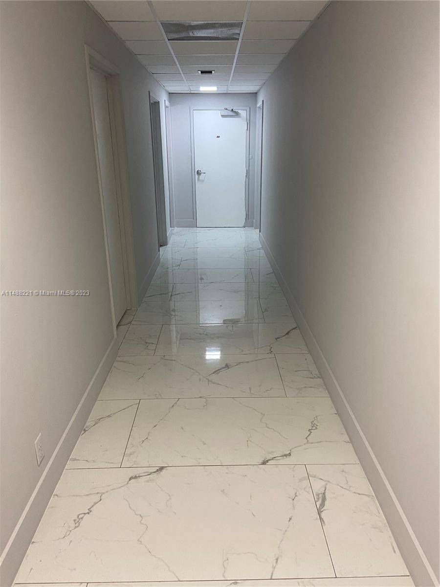 Plantation, FL 33317,4121 NW 5th St #207