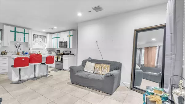 6040 Polk St Hollywood, FL 33024