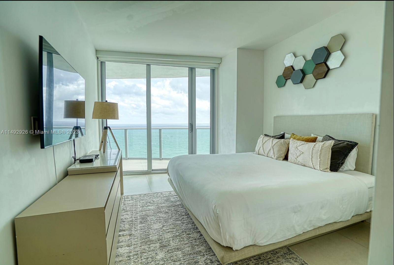 Hollywood, FL 33019,4111 S Ocean Dr #3002